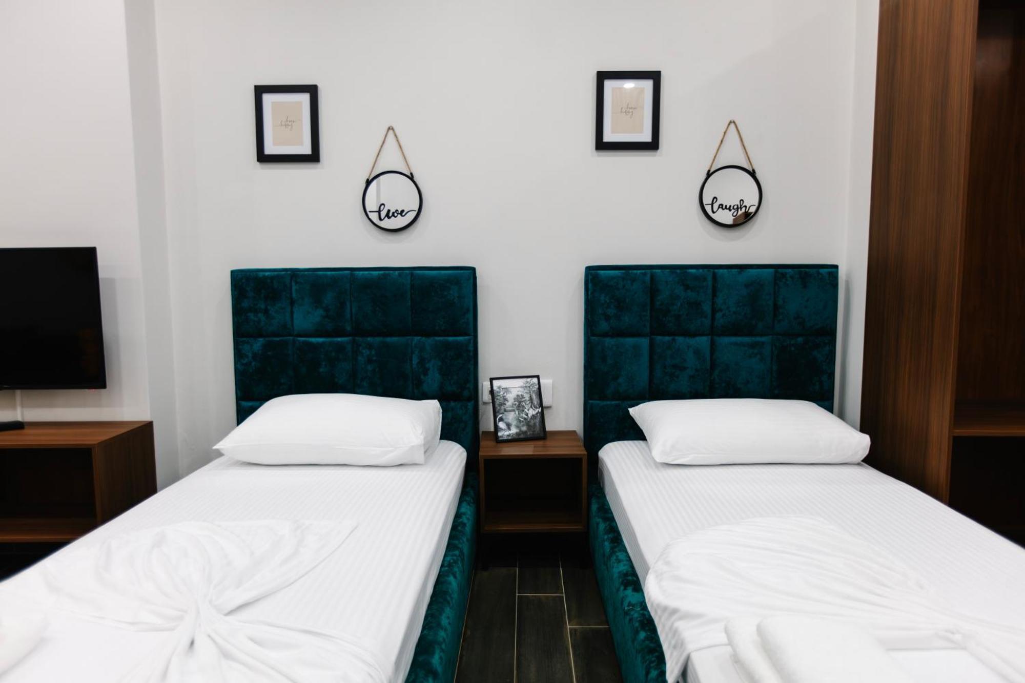 Andor Luxury & Duplex Kryemëdhej