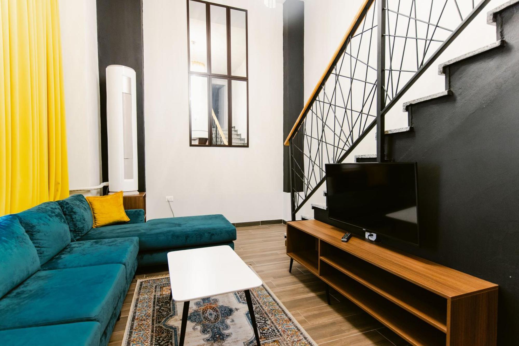 Andor Luxury & Duplex Kryemëdhej